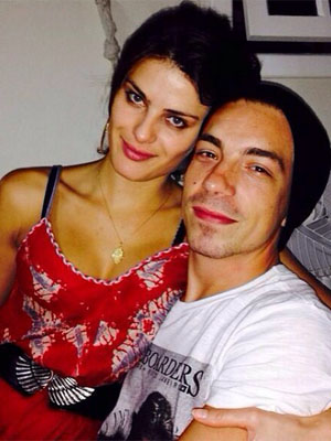 Di Ferrero posta foto com Isabelli Fontana
