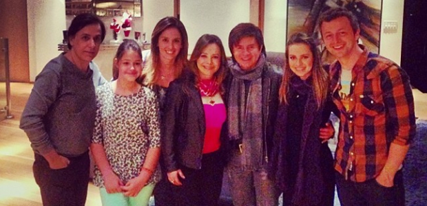 Grávida, Sandy vai a jantar com Tom Cavalcante, veja a foto!