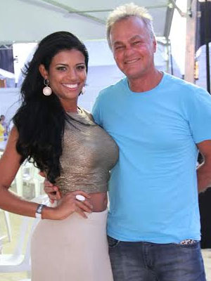 Kadu Moliterno assume namoro com mulher 32 anos mais nova