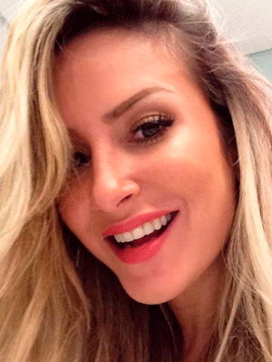 Claudia Leitte assina contrato com a gravadora de Jay Z, diz jornal