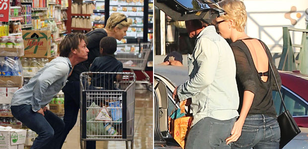 Sean Penn ganha apalpada no <i>derrière</i> da namorada, Charlize Theron