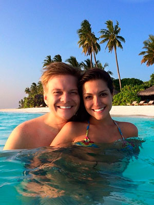 Thais Fersoza e Michel Teló posaram dentro do mar. Veja!