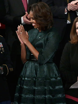 Michelle Obama rouba atenção durante discurso de Barack Obama, entenda!