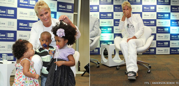 Xuxa comparece a evento com pé imobilizado