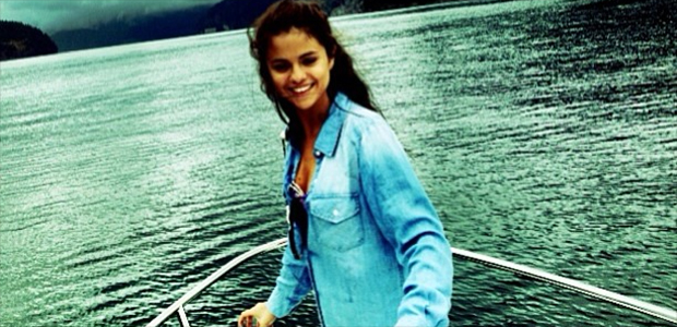 Após a <i>rehab</i>, Selena Gomez posta mensagem agradecendo o apoio dos fãs