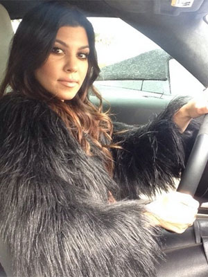 Kourtney Kardashian pede a ajuda da irmã Khloé para perder peso