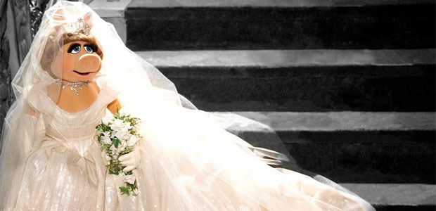 Vivienne Westwood cria o vestido de noiva de Miss Piggy