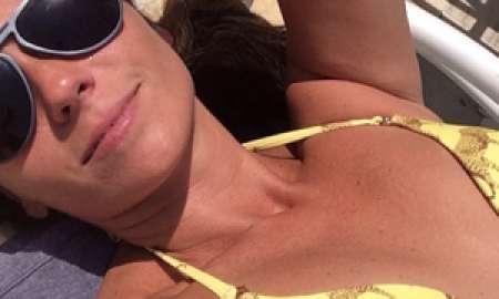 Giovanna Antonelli toma sol antes de gravar <i>Em Família</i>