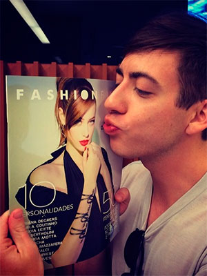 Kevin McHale, ator de <i>Glee</i>, se derrete por modelo brasileira