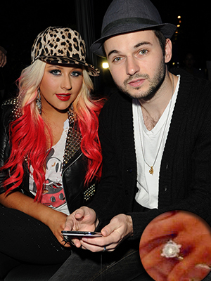 Saiba aqui detalhes sobre o anel de noivado de Christina Aguilera!