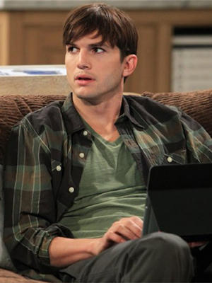 Ashton Kutcher faz homenagem à Demi Moore em <i>Two and a Half Men</i>