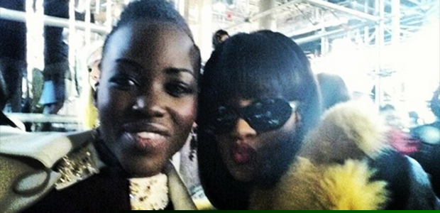 Lupita Nyong'o assiste à desfile e tieta Rihanna