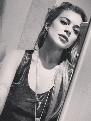 Lindsay Lohan será uma noiva indecisa na série <i>2 Broke Girls</i>, saiba mais!