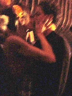Após reencontro com Seal, Heidi Klum é vista beijando o ex de Demi Moore