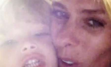 Adriane Galisteu faz vídeo ao lado do filho para desejar parabéns ao marido
