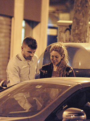 Cavalheiro, Gerard Piqué abre a porta do carro para Shakira, veja a foto!