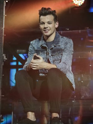 Louis Tomlinson, da <i>One Direction</i>, faz nova tatuagem