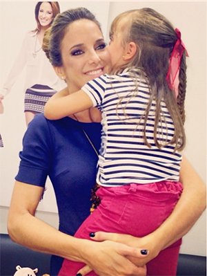 Ticiane Pinheiro recebe visita especial antes do <i>Programa da Tarde</i>