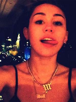 Fã é preso após invadir camarim da Miley Cyrus