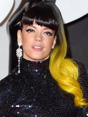 Lily Allen diz que retribuiria beijo em Miley Cyrus