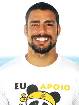 -<I> Sou um cara que não está na noitada</I>, afirma Cauã Reymond após separação
