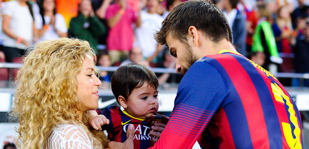 Shakira diz que se orgulha de ser uma esposa de namorada para Gerard Piqué