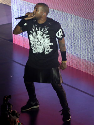 Kanye West terá que cumprir dois anos de condicional por agredir <i>paparazzo</i>