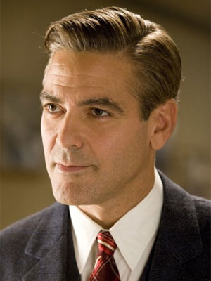 Em meio a boatos de suposto namoro, George Clooney viaja com <i>affair</i>