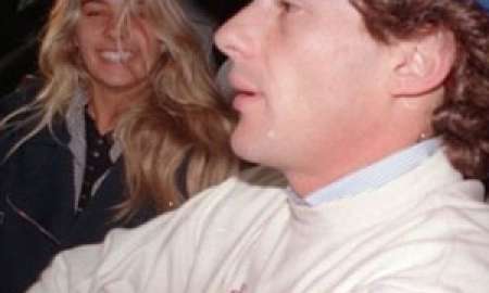 Adriane Galisteu homenageia Ayrton Senna