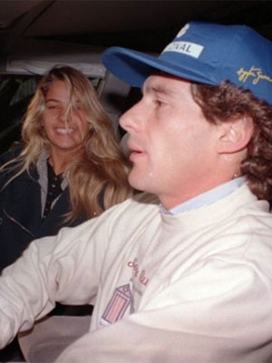 Adriane Galisteu homenageia Ayrton Senna