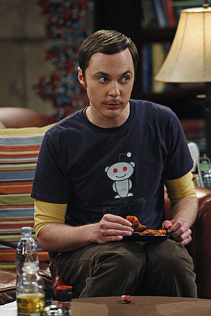 sheldon cooper sorrindo