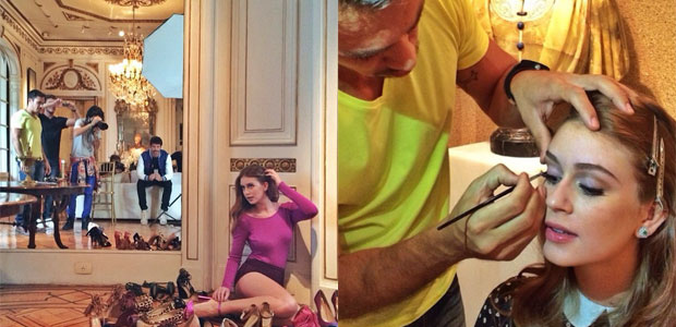 Marina Ruy Barbosa posa cercada de sapatos para campanha, veja!