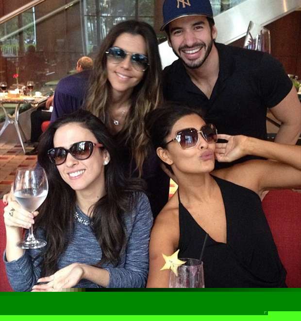Tatá Werneck encontra com Juliana Paes em hotel após evento