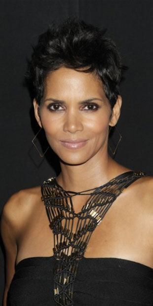 Halle Berry conta que irá atuar em série de TV para ficar mais perto da família