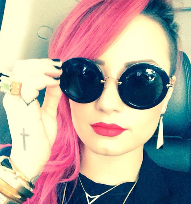 Fotos nuas de Demi Lovato circulam pela <i>internet</i>