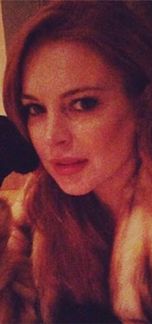 Lindsay Lohan admite ter tomado uma taça de vinho: - <i>Sim, eu estraguei tudo</i>