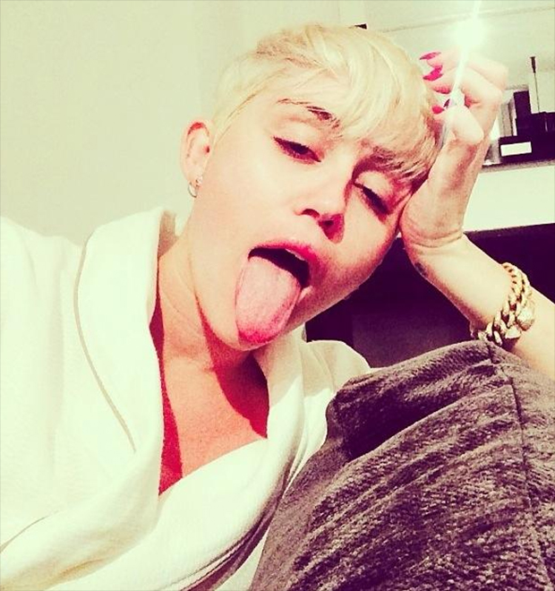 Miley Cyrus cancela <i>show</i> em cima da hora devido à gripe