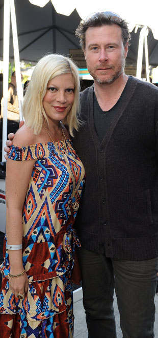 Tori Spelling diz que nunca irá satisfazer seu marido na cama