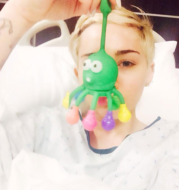 Miley Cyrus é hospitalizada por reação alérgica