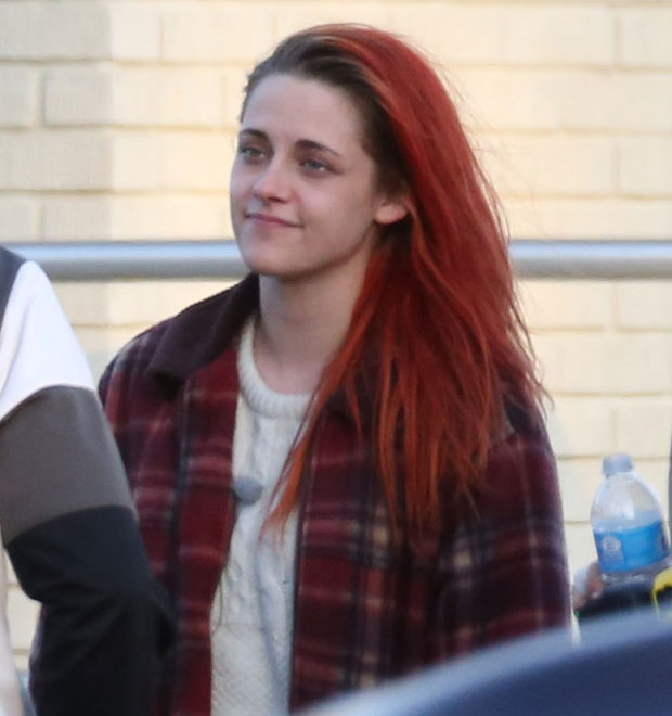 Kristen Stewart exibe cabelos vermelhos pela primeira vez. Confira!
