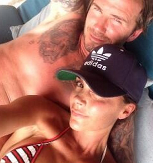 Victoria Beckham faz <i>selfie</i> com David Beckham sem camisa