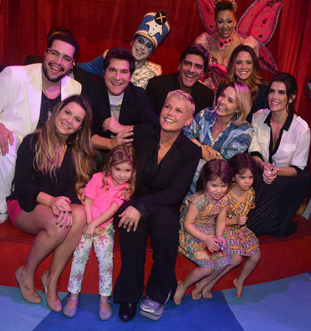 Tiago Abravanel defende programa de calouros e diz: - <i>Sou baixinho até hoje</i>