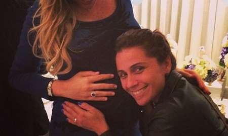 Giovanna Antonelli paparica a futura mamãe Luma Costa