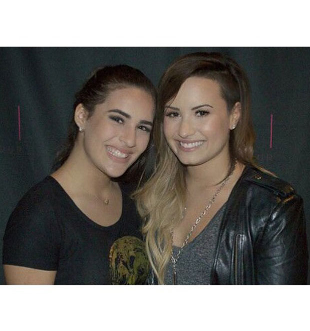 Como Bruna Marquezine, Lívian Aragão tieta Demi Lovato