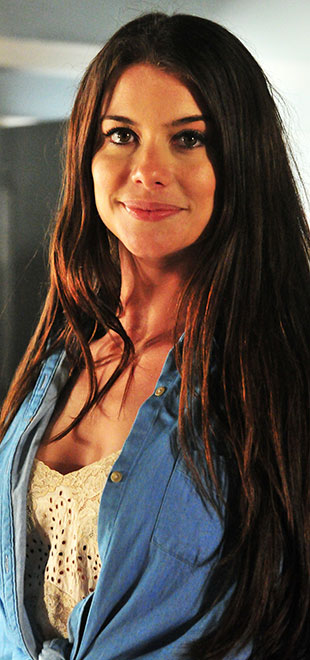 Alinne Moraes poderá viver dona de bordel em série, diz colunista