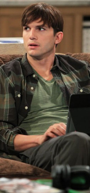 Ashton Kutcher mantém contato com as filhas de Demi Moore