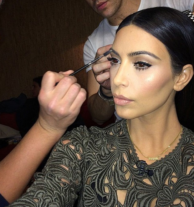 Saiba o que Kim Kardashian está fazendo em prol da beleza antes do casamento!