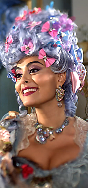 - <i>Fechei a fábrica com meus dois filhinhos</i>, diz Juliana Paes
