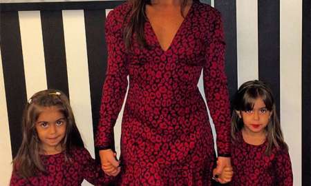 Giovanna Antonelli combina o modelito com as filhas gêmeas