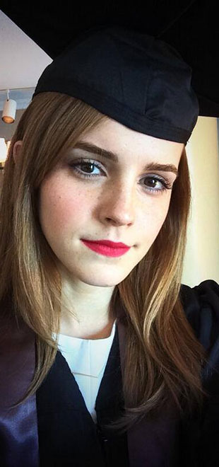 Emma Watson se forma na universidade <i>Brown</i>